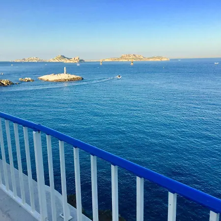 Vue Le Panoramique Vieux-port De Marseille