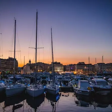 Vue Le Panoramique Vieux-port De